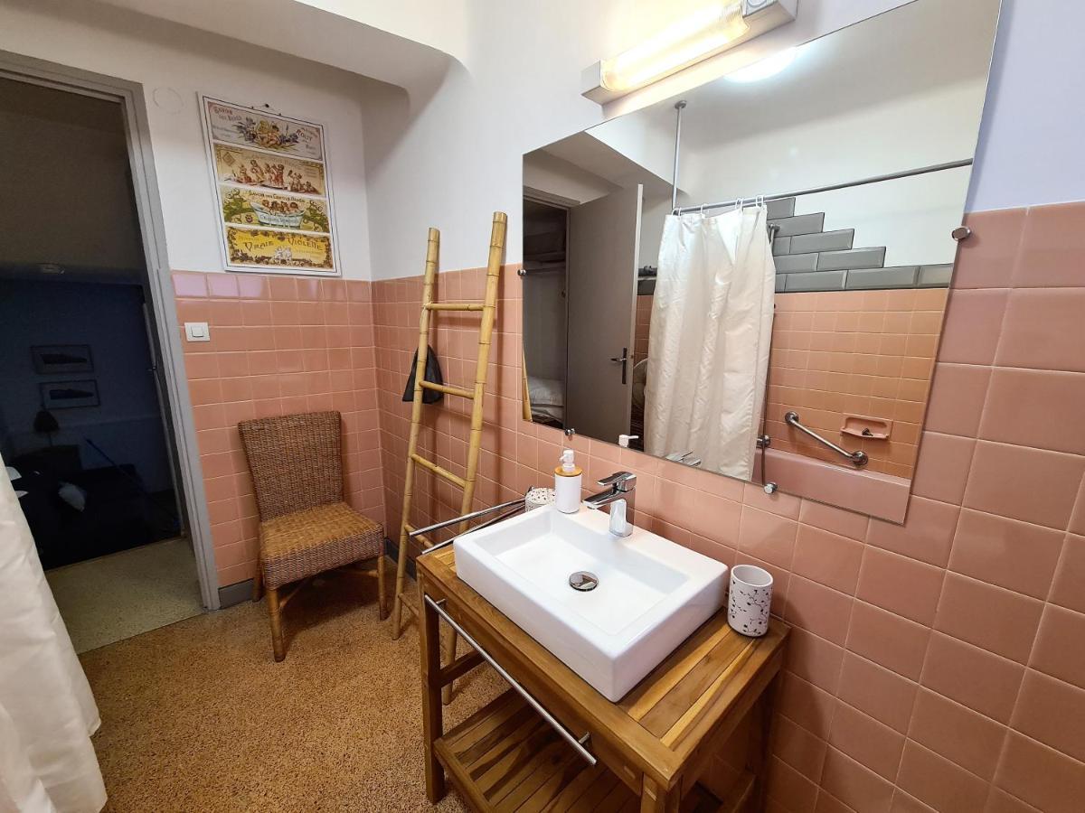 Chambres D'Hotes Et Gites- L'Abri Sous Roche Tautavel Exterior foto